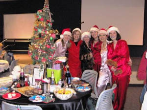mopsbruncha12-15-05.jpg
