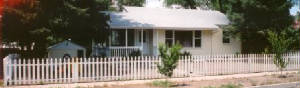 paintedpicketfront6-06web.jpg
