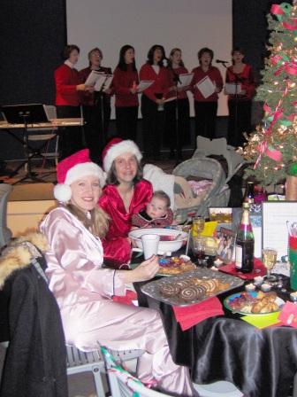 mopsbrunche12-15-05.jpg