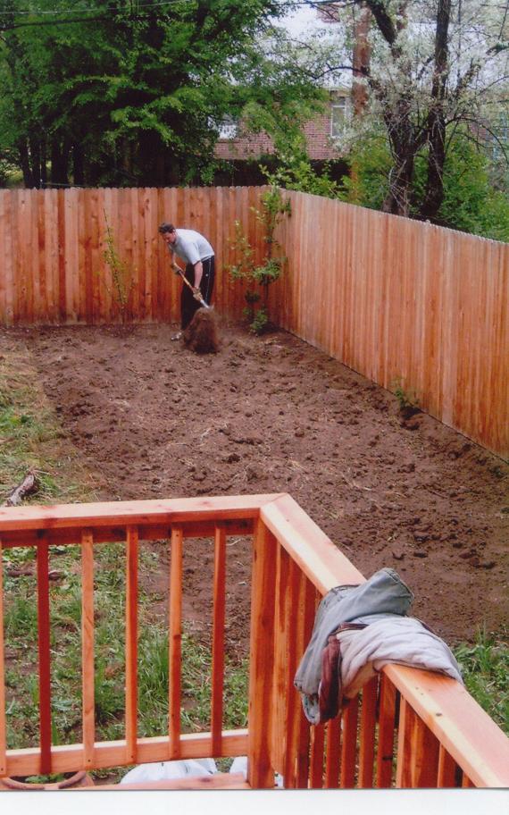 nathanfinishdigginggardenmemday5-30-05.jpg